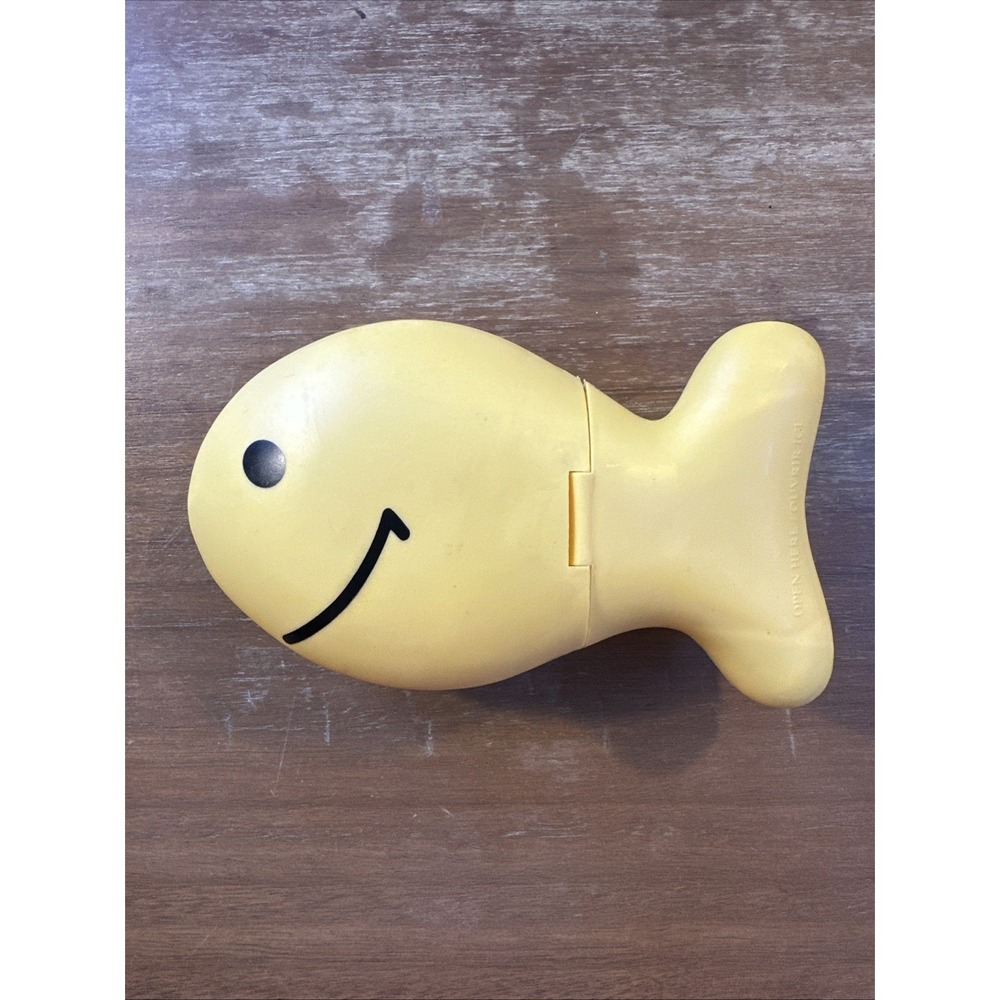 Vintage Goldfish Cracker Holder 5 1/2" Snack Container Fish Pepperidge Farm 1999